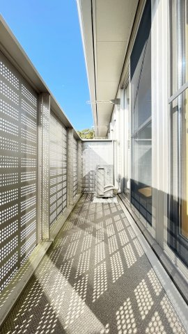 ルーエ　Ⅰ棟のバルコニー