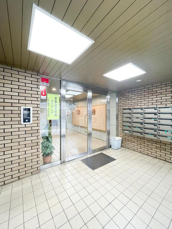 メゾン・ノアのエントランス