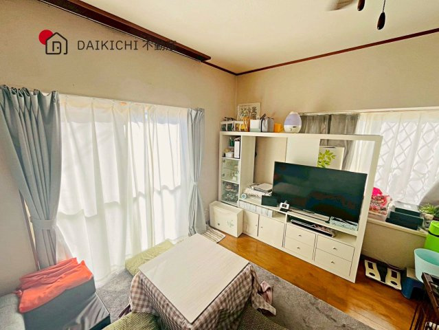 【居間・リビング】 | 桶川市大字川田谷　中古戸建