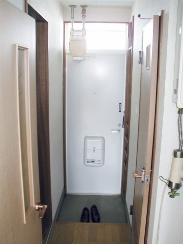 大栄緑ヶ岡ハイツ　の玄関
