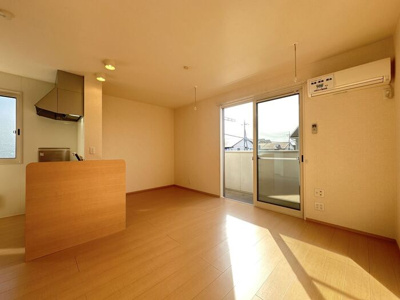 【居間・リビング】 | エクレール下栗 Ｃ | リビング別角度