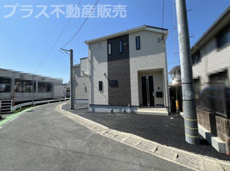 【外観】 | 現地写真。プラス不動産販売なら、現場の全ての棟をまとめてご見学頂けます。