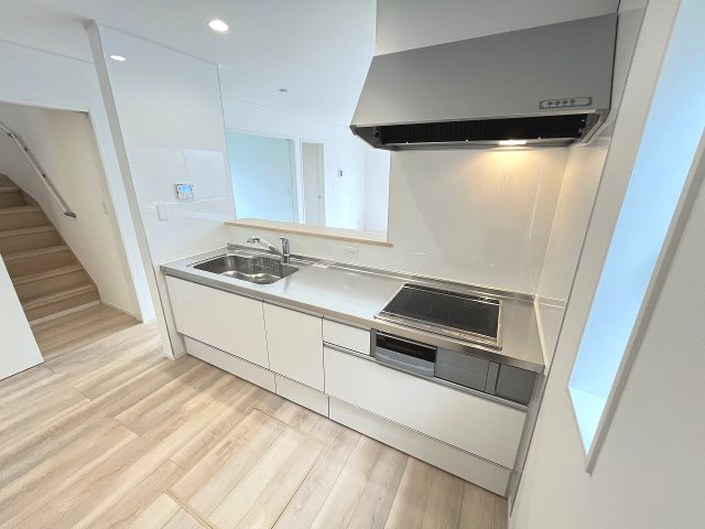 【キッチン】 | 福岡市早良区有田2丁目第7　1号棟（全4棟）【仲介手数料無料・0円】 | 施工例。施工例は完成時と異なる場合があります。