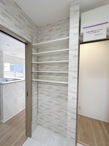 安佐南区上安7丁目 No.10の収納|洗面脱衣所の収納☆
毎日ご家族で使うタオルや洗面用品、洗濯用品などを収納することができます♪