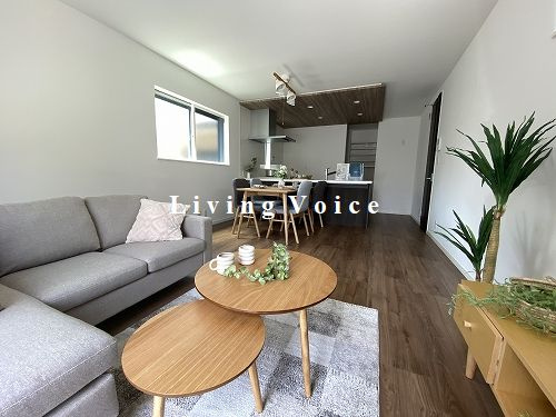 【居間・リビング】 | 【仲介手数料０円】相模原市第3緑区町屋　新築一戸建て　1号棟　全2棟 | 相模原市第3緑区町屋　新築一戸建て　1号棟　全2棟