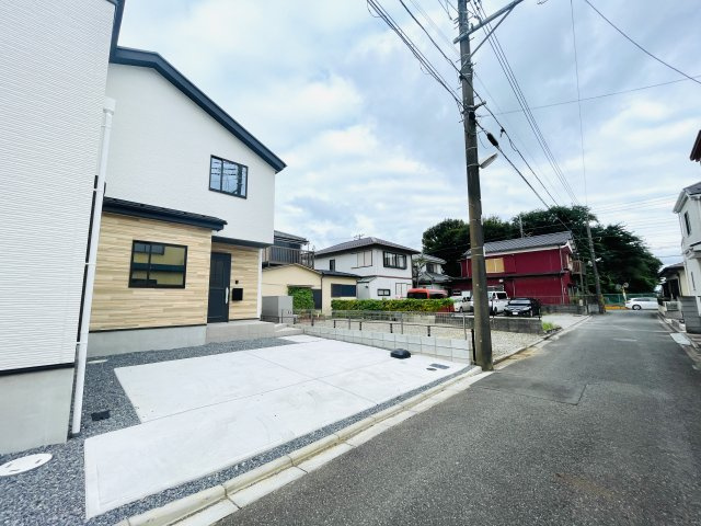 船橋市高野台3丁目12期の前面道路含む現地写真