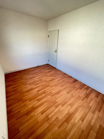 久留米市国分町のアパートの洋室