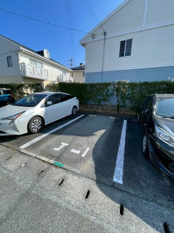 久留米市国分町のアパートの駐車場