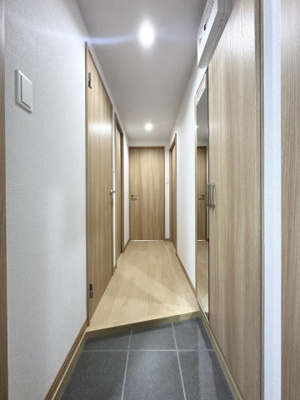 【玄関】 | ユーミー高洲 | 見学会の写真。現況を優先します。