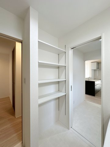 安佐南区長楽寺1丁目 No.4の収納|洗面脱衣所の収納☆
毎日ご家族で使うタオルや洗面用品、洗濯用品などを収納することができます♪