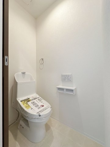 安佐南区長楽寺1丁目 No.4のトイレ|2階ウォシュレットトイレ☆