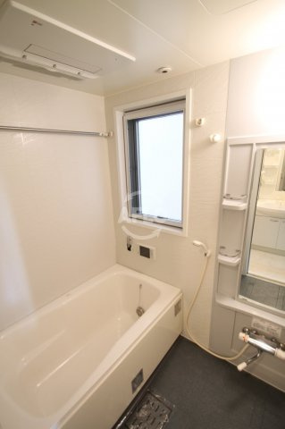 ベルフェリーク天満橋の浴室|ベルフェリーク天満橋（旧名：アーバネックス天満橋）　出窓つきバスルーム