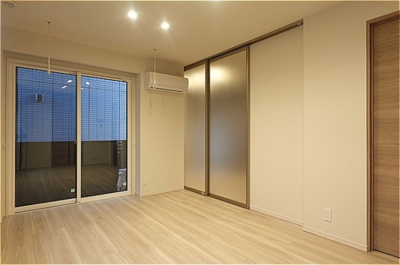 【居間・リビング】 | Re TORISIA南大通り | ライトスルースクリーン