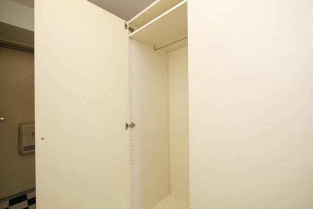 内外うつぼビルの収納