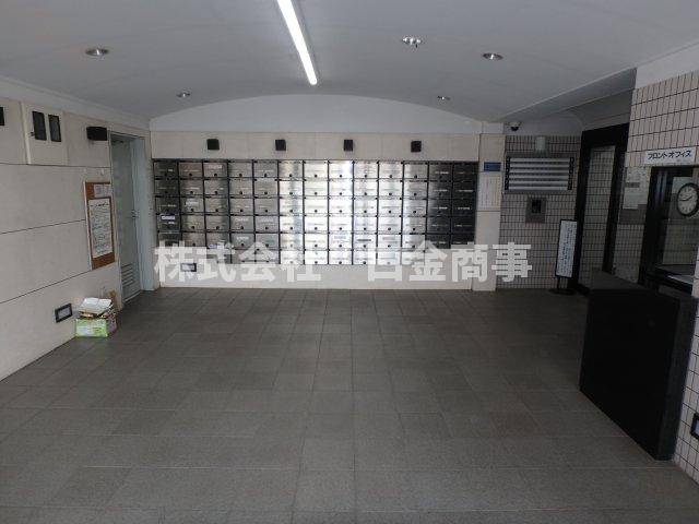 カザベーラ坂戸のエントランス|集合ポスト