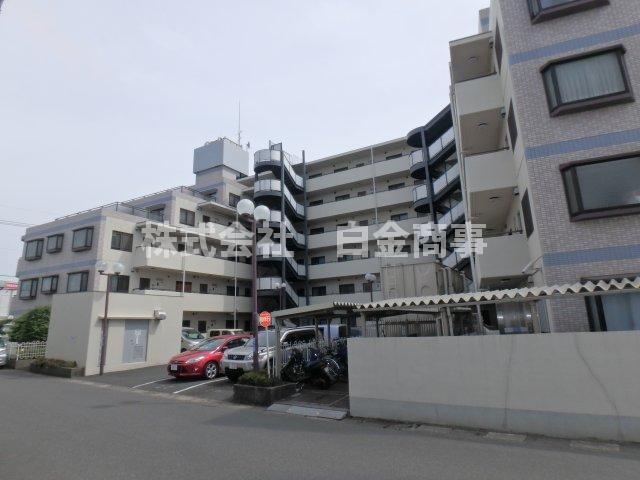カザベーラ坂戸の駐車場