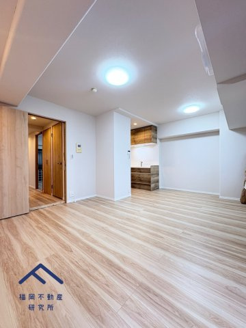 サーパスシティ前原壱番館の居間・リビング