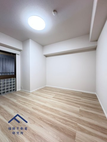 サーパスシティ前原壱番館の洋室