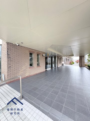 サーパスシティ前原壱番館のエントランス