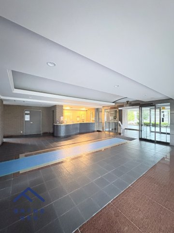 サーパスシティ前原壱番館のエントランス