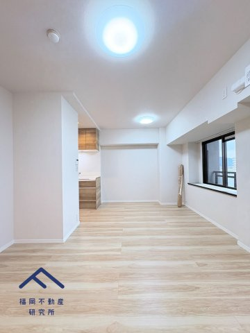 サーパスシティ前原壱番館の居間・リビング