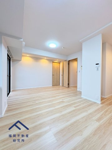 サーパスシティ前原壱番館の居間・リビング