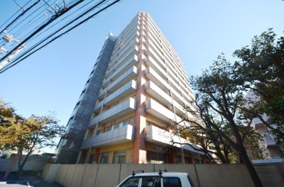 【外観】 | グランピラー高井戸 | 鉄筋コンクリート造のがっちりとした建物