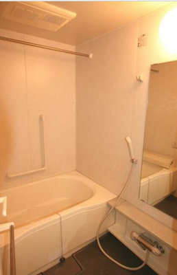 【浴室】 | グランピラー高井戸 | 追い焚き機能、浴室乾燥機付きバス。