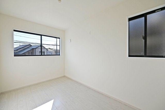 テラシエ寺本3丁目新築一戸建て│4LDK+駐車並列2台可(車種制限有)の洋室|-5.5帖(2F)-