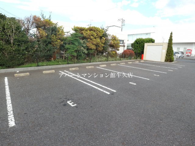 パサニアコートの駐車場