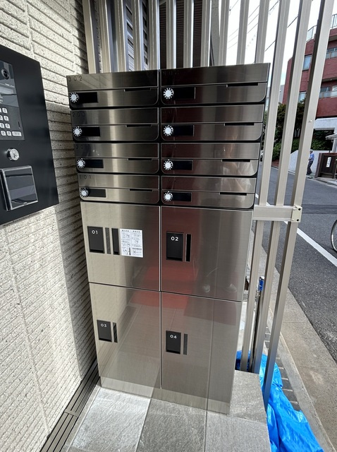 ヴァルト鷺ノ宮のその他共用部分|★ポストと宅配ボックス★