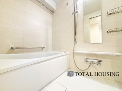 【浴室】 | ファミール宮の森Ⅱ | 一日の疲れを癒してくれる場所ですので、空間自体も落ち着きのあるカラーで纏めて、全体的にゆったりとした雰囲気を演出しております。