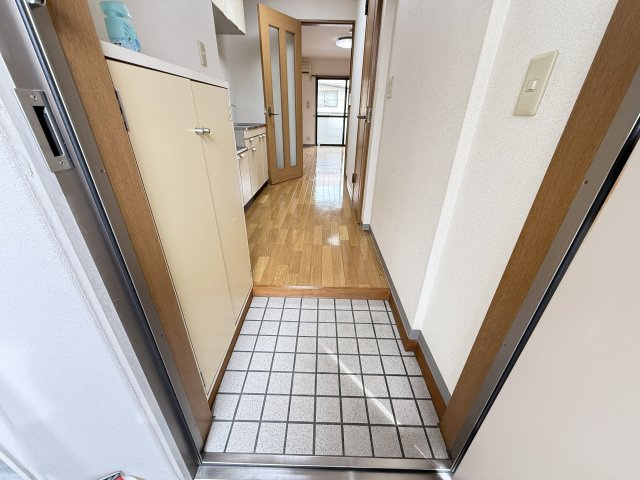 ライフ塩田の玄関