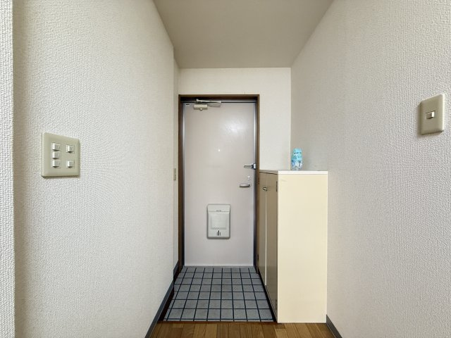 ライフ塩田の玄関