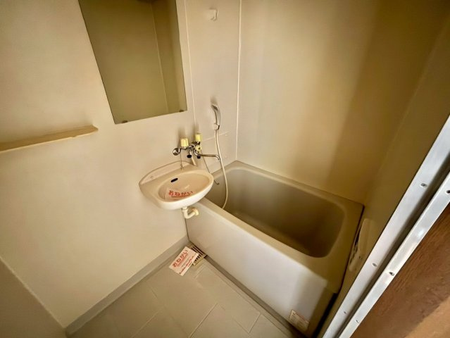 メゾンソレイユの浴室