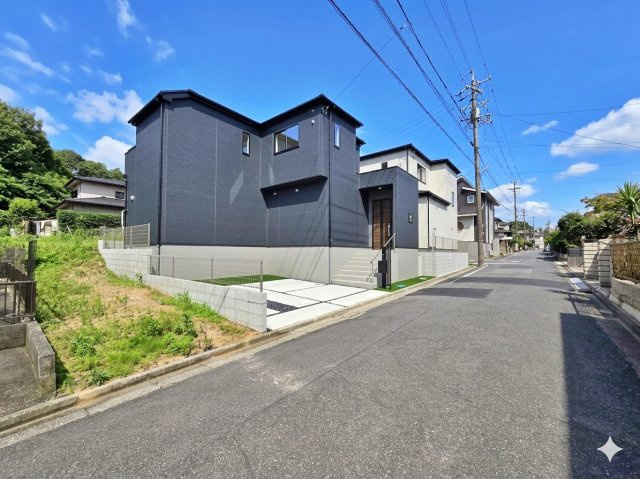 【前面道路含む現地写真】 | 知多市八幡3期2棟　2号棟【仲介手数料0円】