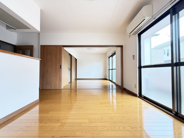 ハイツショウエイ1号館の居間・リビング