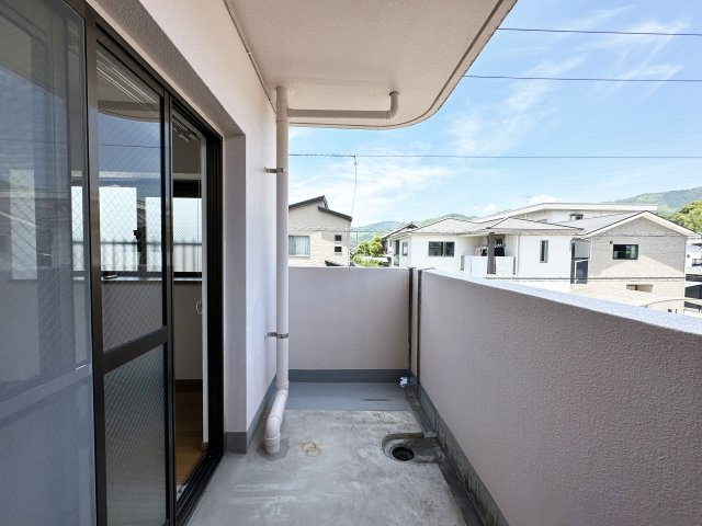 ハイツショウエイ1号館のバルコニー
