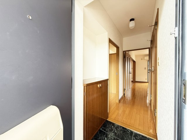 ハイツショウエイ1号館の玄関