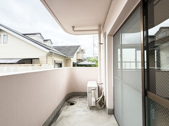 ハイツショウエイ1号館のバルコニー
