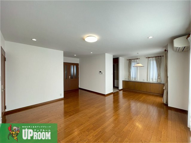 キャトルセゾンの居間・リビング