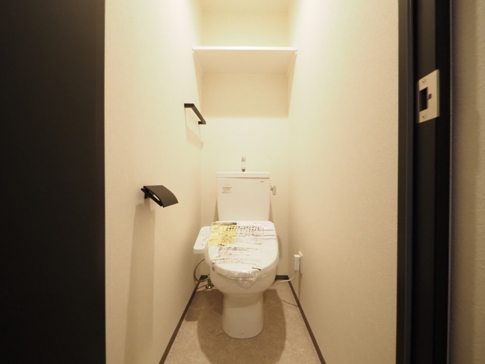大阪市都島区内代町３丁目の賃貸マンションのトイレ
