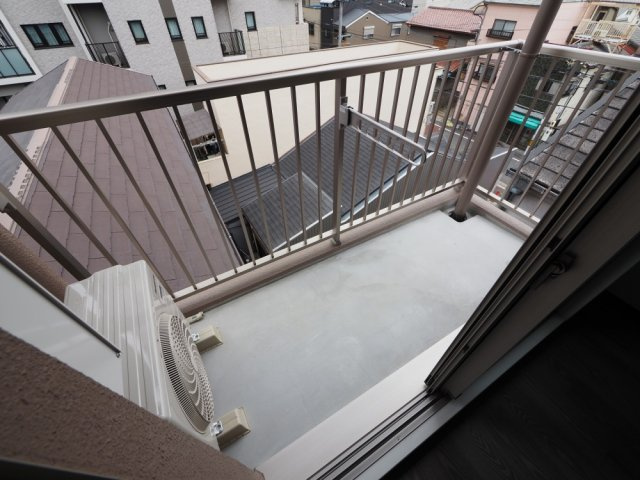 大阪市都島区内代町３丁目の賃貸マンションのバルコニー