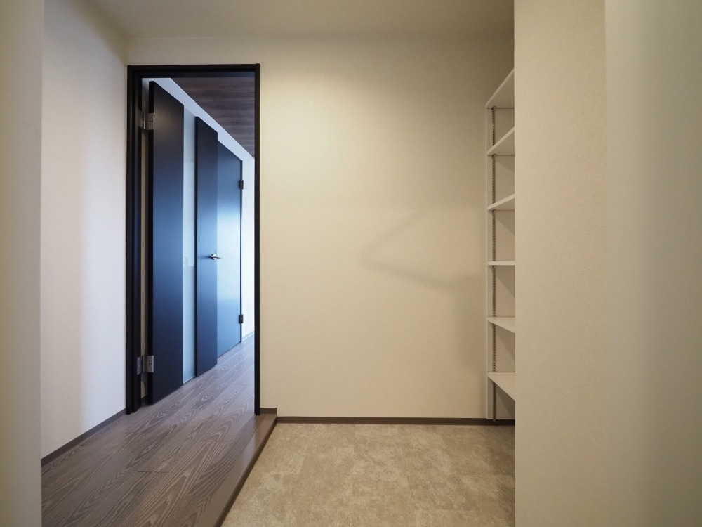 大阪市都島区内代町３丁目の賃貸マンションの玄関