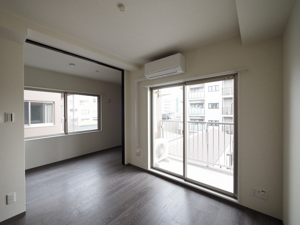 大阪市都島区内代町３丁目の賃貸マンションの居間・リビング