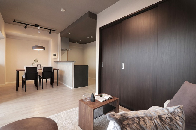 【居間・リビング】 | メロディーハイム八戸ノ里 | 【LDK：約13.7帖】