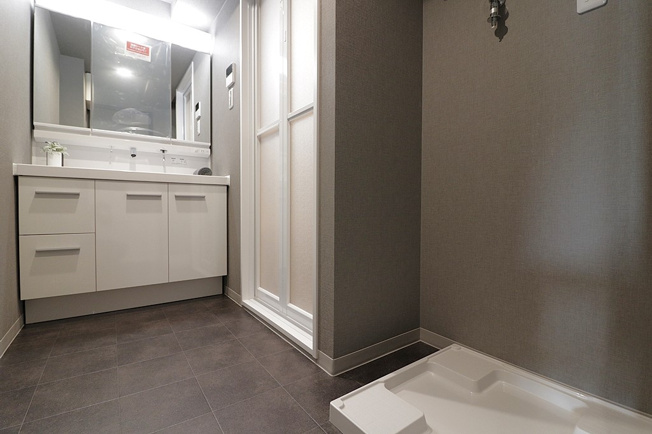 【ランドリースペース】 | メロディーハイム八戸ノ里 | 洗面台新調です☆