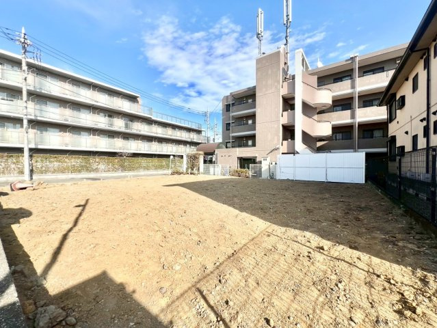 世田谷区喜多見1丁目　建築条件無し売地　全2区画の外観|2026.02.06撮影

現地ご見学希望・資料請求などお気軽にお問い合わせ下さい！
03-5990-5201