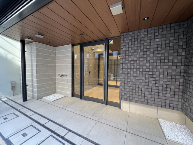 エントランスのデザインも素敵ですわ！