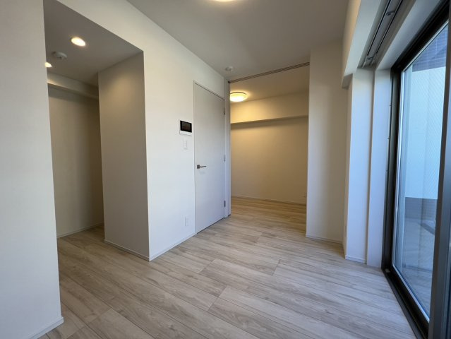 仕切りを開けると洋室とつなげて広くなります！